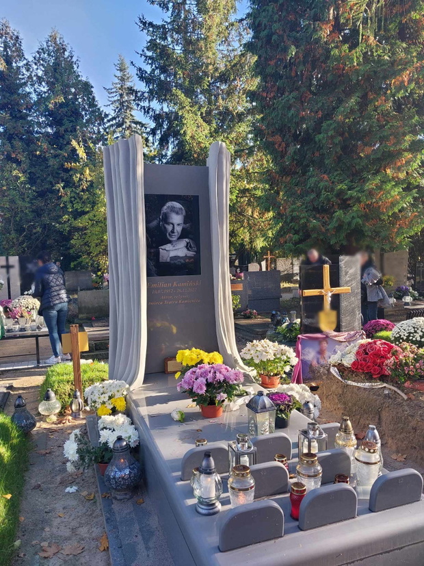 Grób Emiliana Kamińskiego na Powązkach w Warszawie