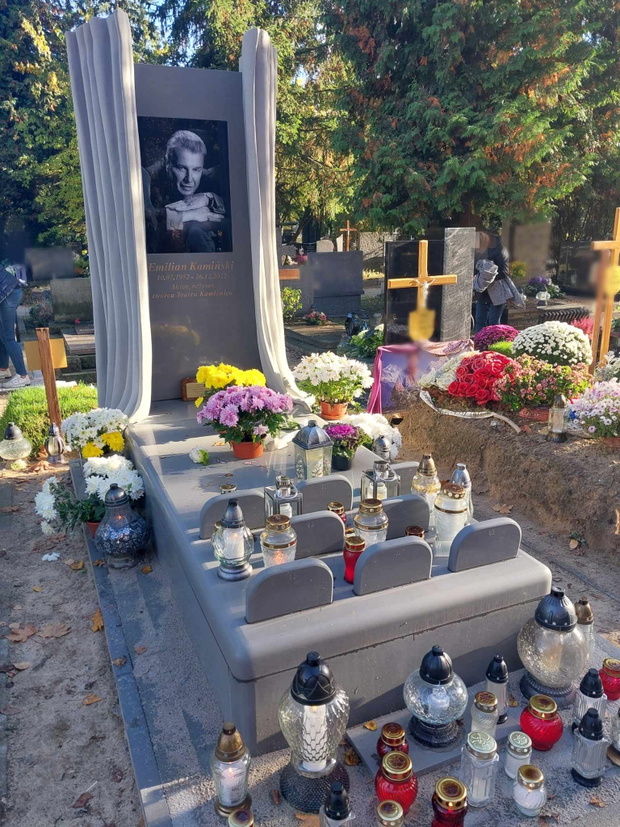Grób Emiliana Kamińskiego na Powązkach w Warszawie