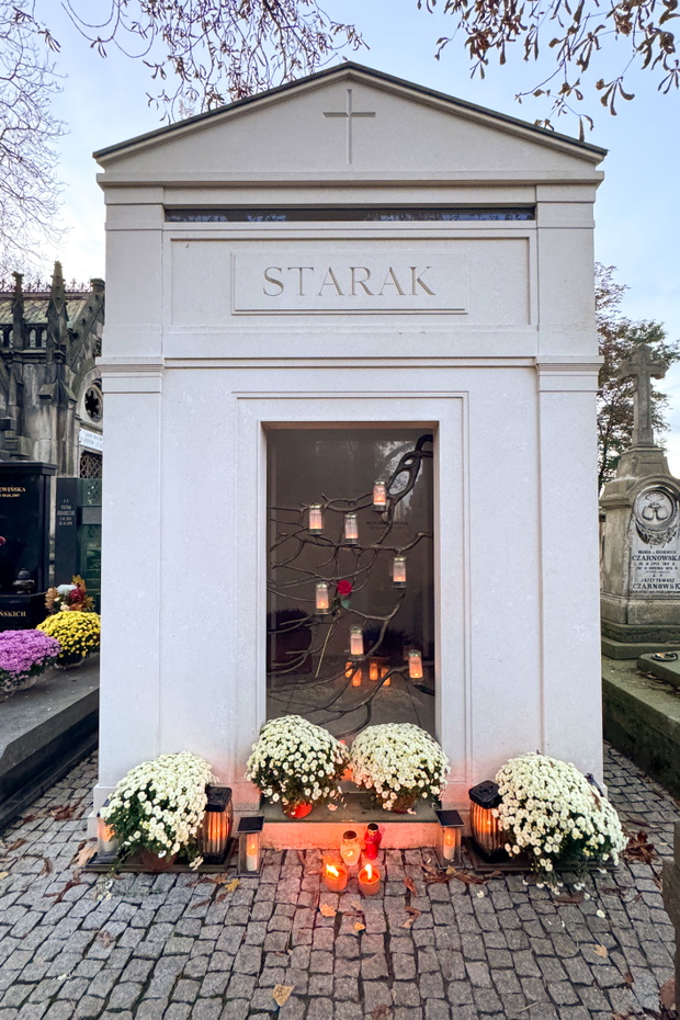 Piotr Woźniak-Starak grób nagrobek mogiła