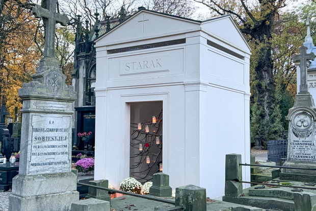 Piotr Woźniak-Starak grób