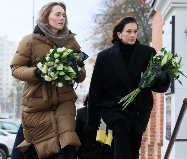 Magda Lamparska i Anita Sokołowska na pogrzebie Macieja Damięckiego