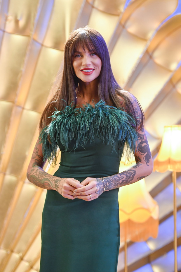 Karolina Gilon na planie klipu do świątecznej piosenki Polsatu