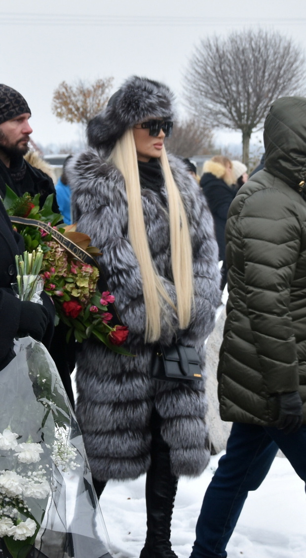 Izabela Macudzińska na pogrzebie Gabriela Seweryna