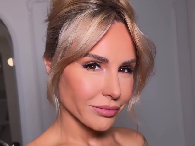 Blanka Lipińska na pokazie Zienia w makijażu autorstwa Gosi Bryły