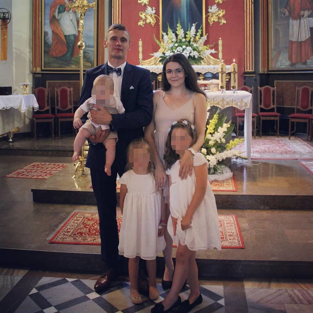 Kuba z Rolnik szuka żony pozuje z byłą żoną i córką na chrzcie syna