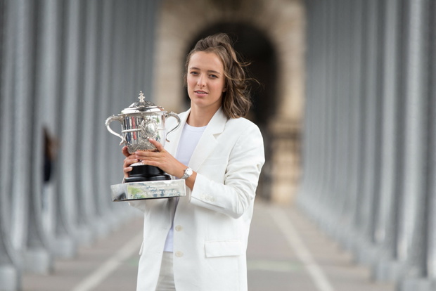 Iga ?wi?tek - sesja z pucharem Roland Garros