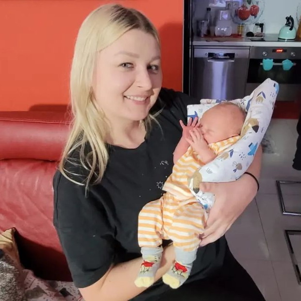 Julia ze Ślubu od pierwszego wejrzenia z niemowlakiem