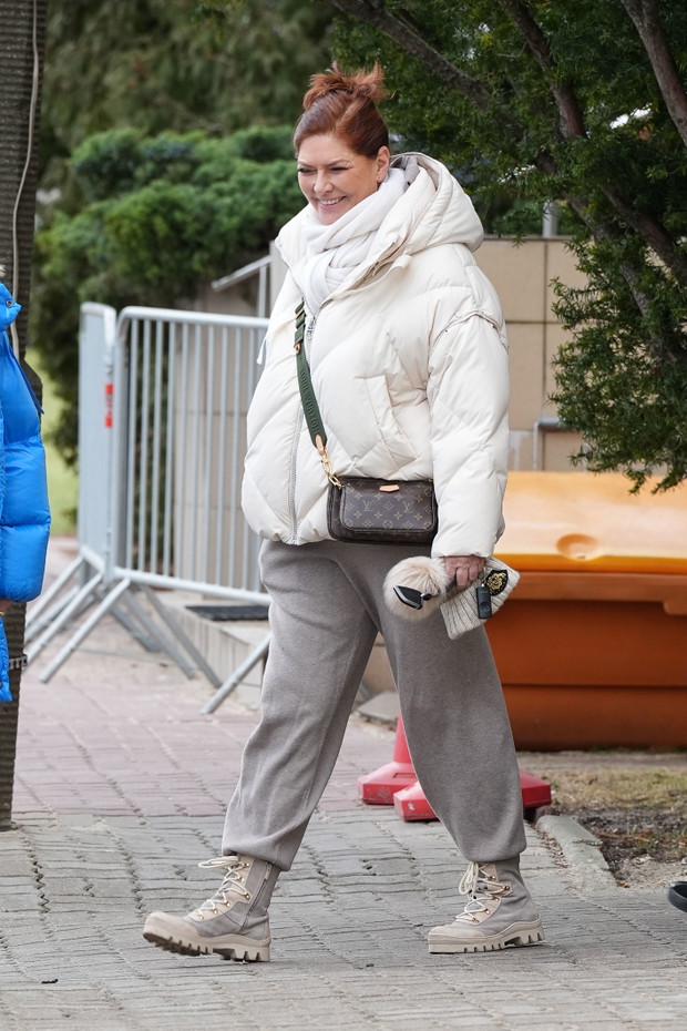 Katarzyna Dowbor wychodzi ze studia Pytanie na śniadanie