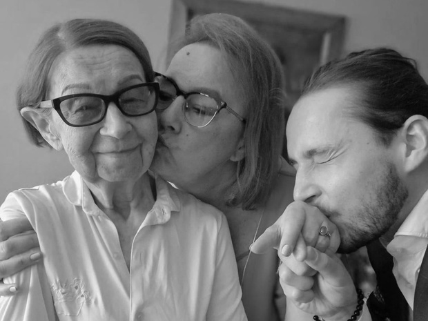 Nie żyje mama Izabeli Zeiske z Gogglebox. Gwiazdy poruszone śmiercią Buni