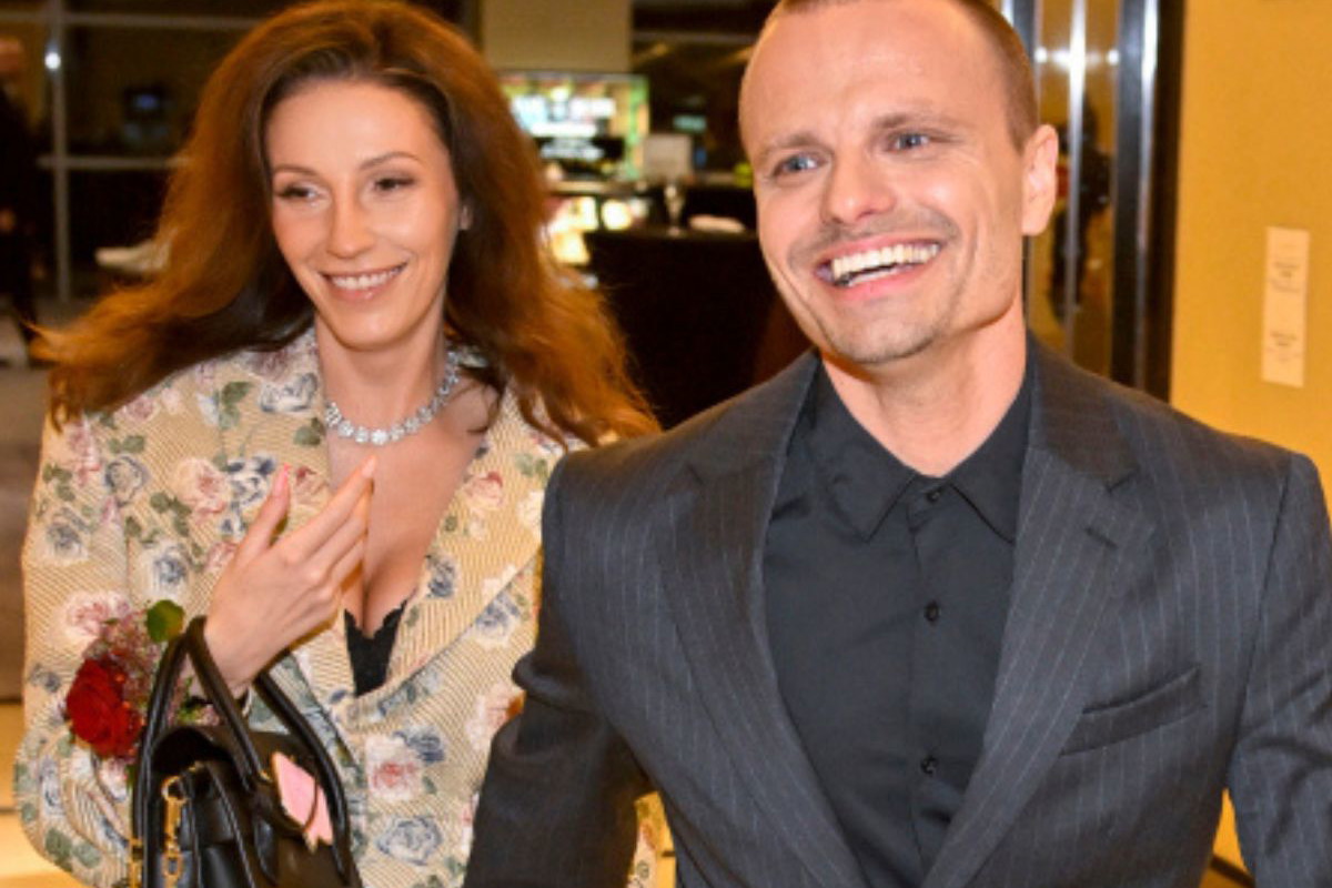 Marcin Hakiel z partnerką
