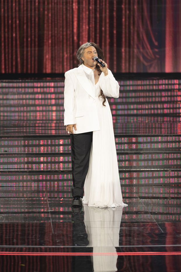 Katarzyna Skrzynecka jako Andrea Bocelli i Sarah Brightman