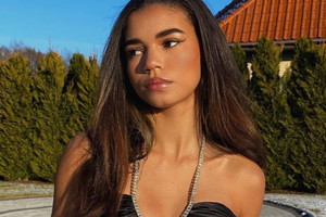 Nicole z Natsu World na Love Island