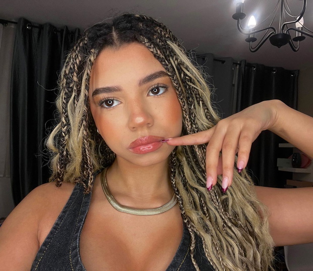 Nicole z Natsu World na Love Island
