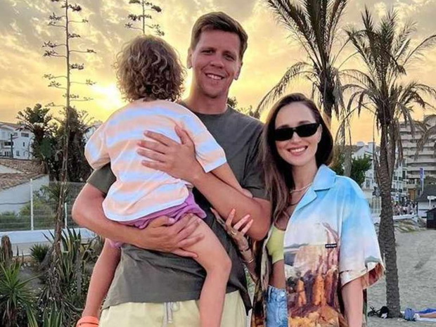Marina i Wojciech Szczęśni z synem, Liamem