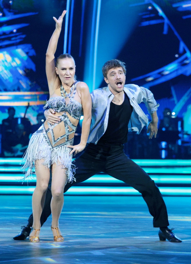 Maciej Musiał z mamą