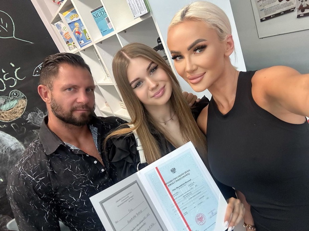 Izabela Macudzińska z mężem i córką