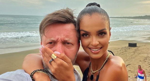 Lektor Hotelu Paradise i Klaudia El Dursi