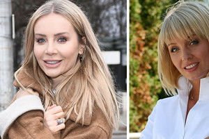 AAgnieszka Woźniak-Starak w beżowej kurtce z kożuchem. Agnieszka Woźniak-Starak w grzywce