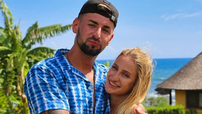 Ania i Matt na planie Hotelu Paradise