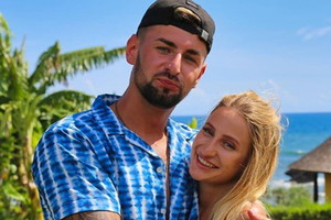 Ania i Matt na planie Hotelu Paradise