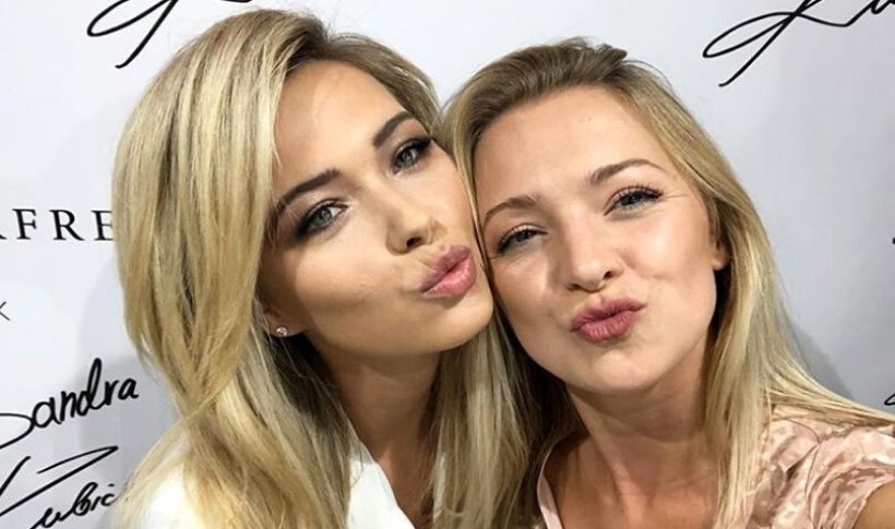 Sandra Kubicka pozuje do zdjęcia z Barbarą Kurdej-Szatan