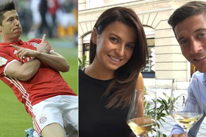 Robert Lewandowski cieszy się z gola