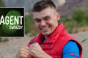 Tomasz Niecik na planie programu Agent