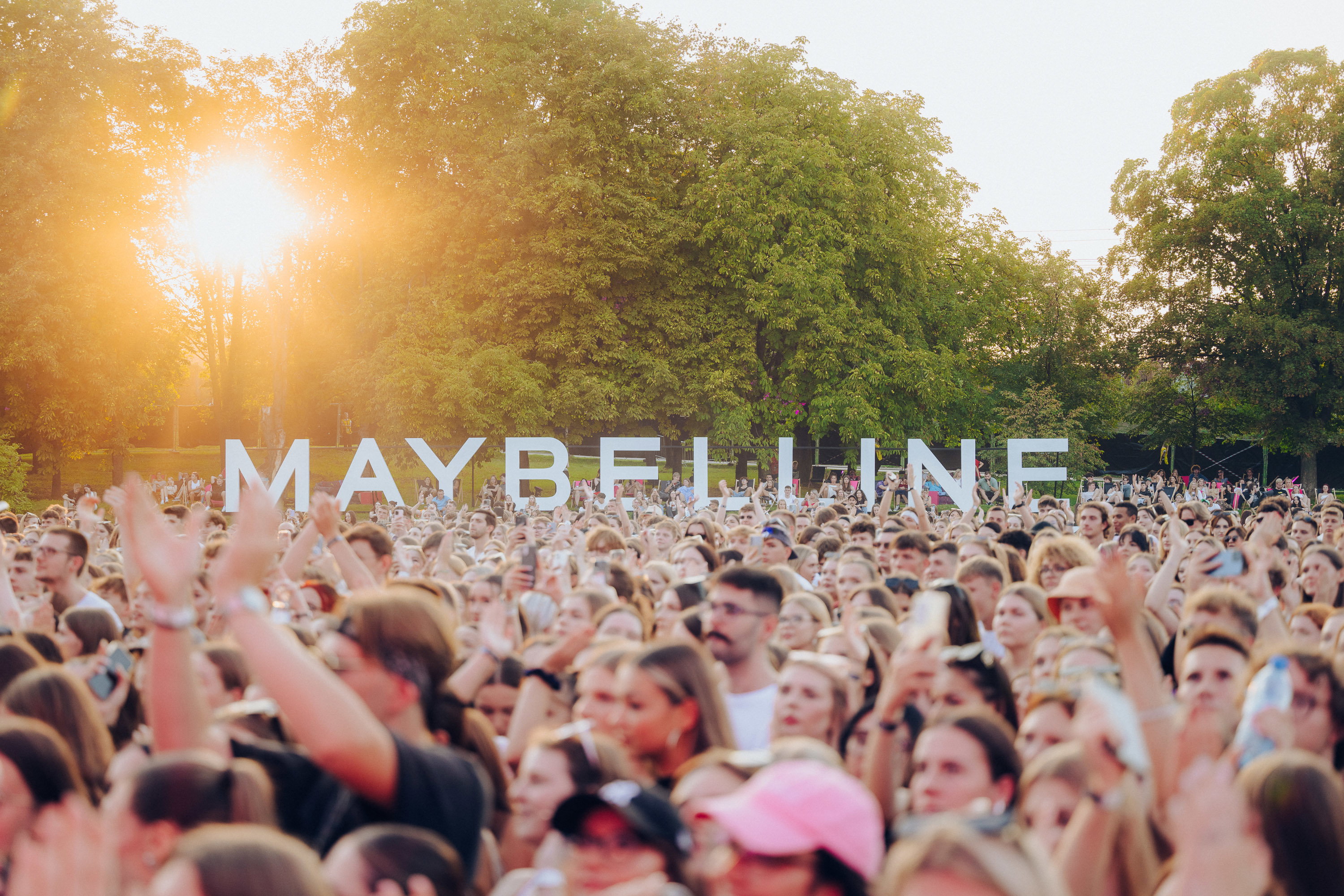 MAYBELLINE NARODOWY-184754-2