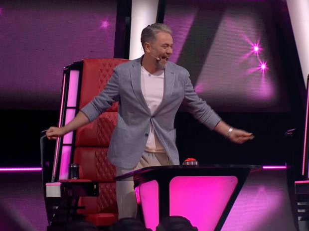 Kuba Badach tańczy w The Voice of Poland