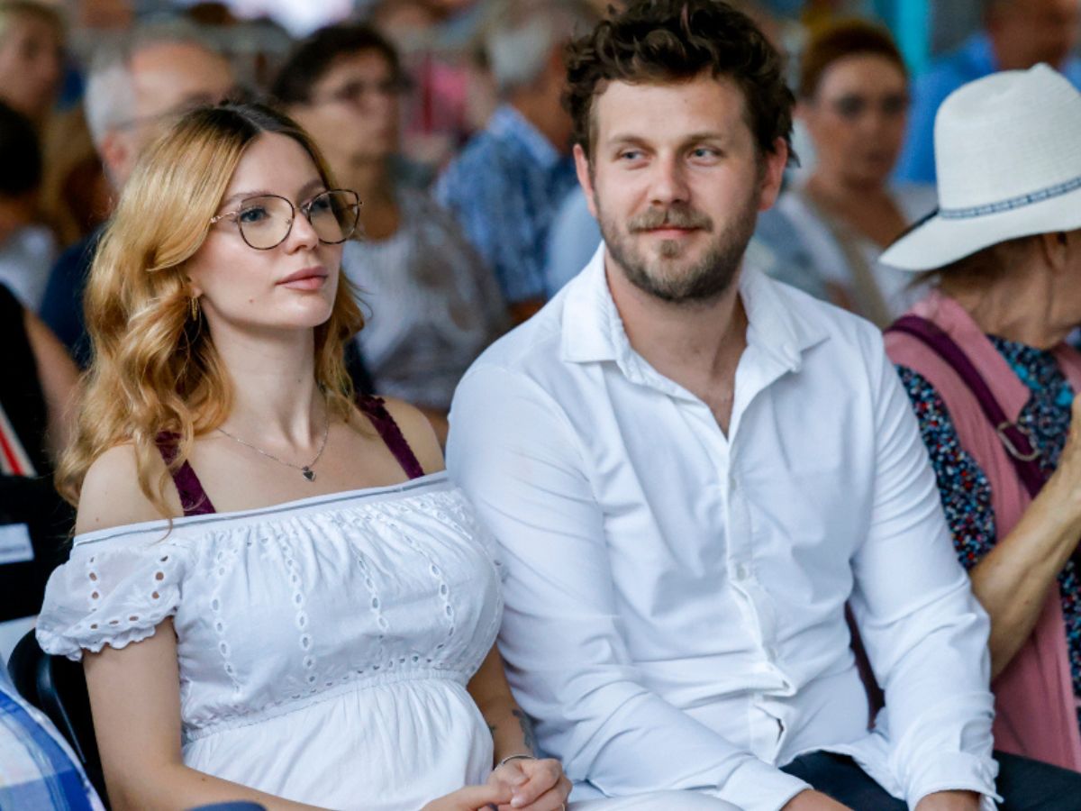 Izabela Banaś, Antoni Królikowski