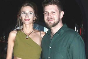 Jak rozpoczął się związek Antoniego Królikowskiego i Izabeli? Co wiemy o ukochanej aktora?