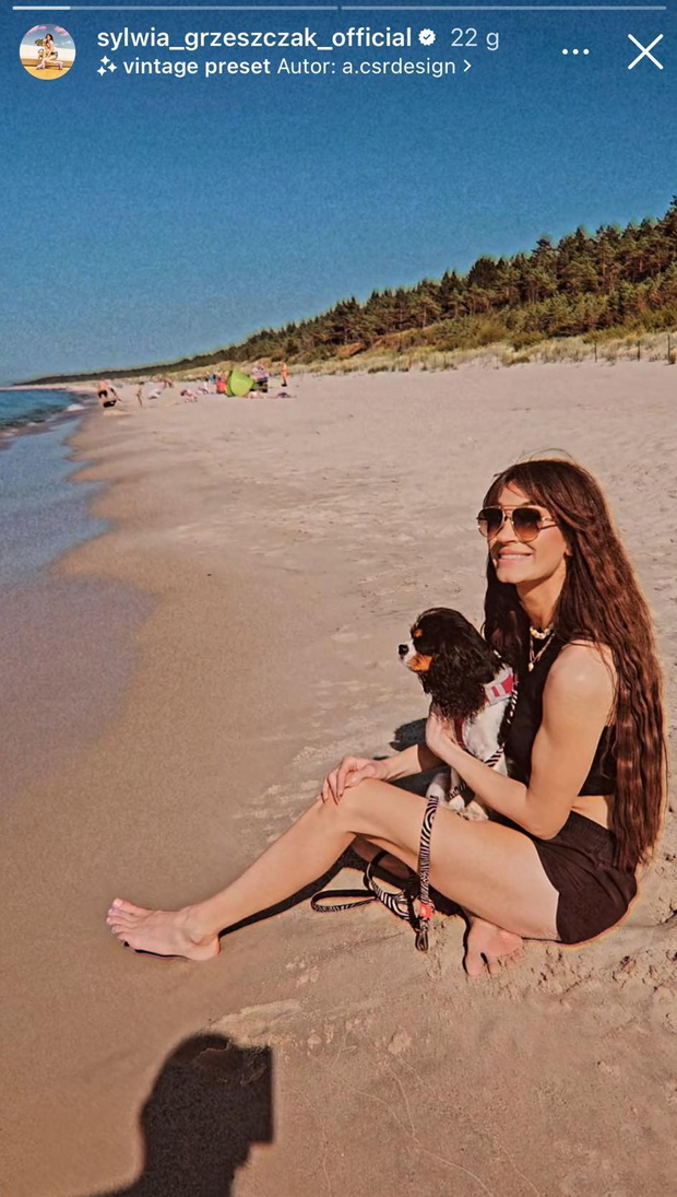 Sylwia Grzeszczak na plaży