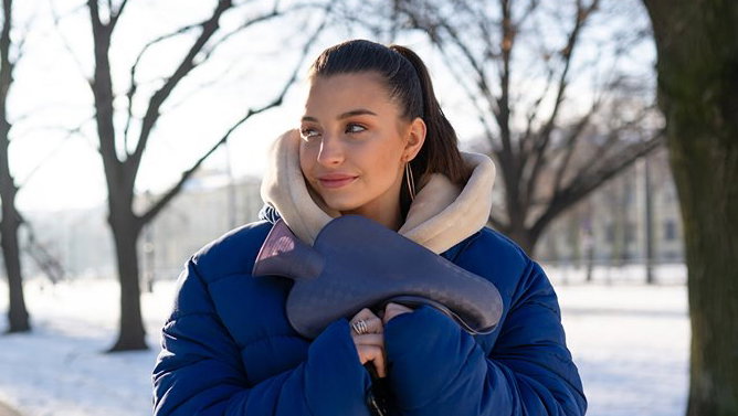 Ada (Julia Wieniawa) walczy o nowe życie