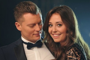 Rafał Brzozowski patrzy na Izabellę Krzan