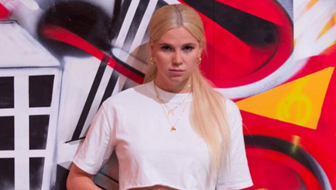 Violet Oliferuk na planie The Voice of Poland