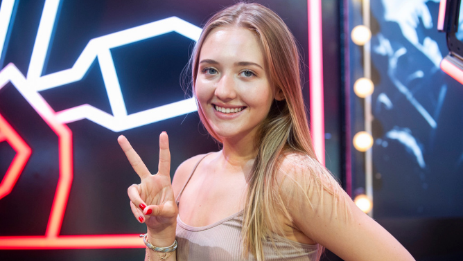 Karolina Matej, wnuczka Grażyny Szapołowskiej w The Voice of Poland