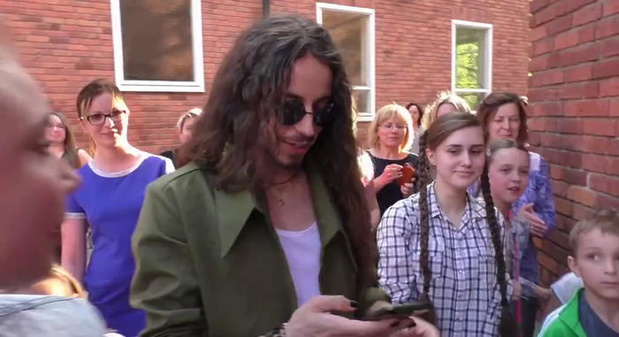 michal-szpak-odwiedzil-polonijna-szkole-353937-1X700-dd19930