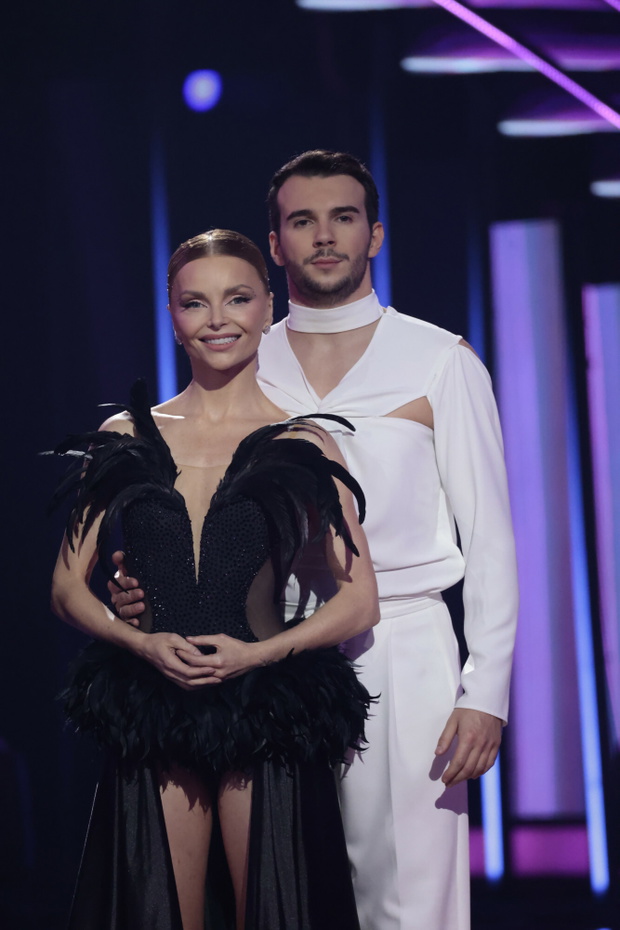 Izabella Miko, Albert Kosiński