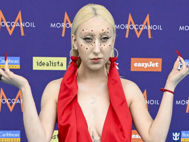 Luna na turkusowym dywanie podczas Eurowizji 2024