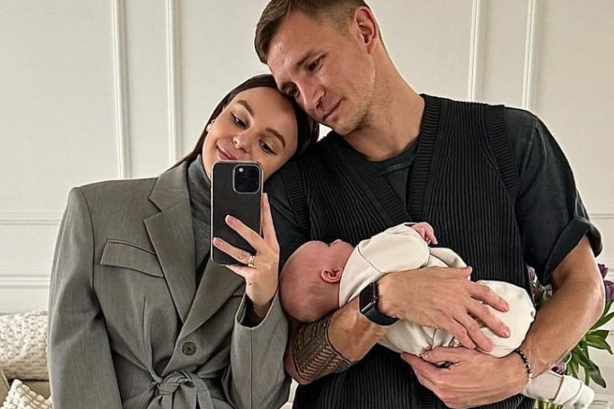 Paulina i Jakub Rzeźniczakowie z córką