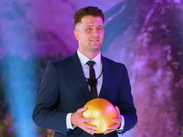Jędrzej w finale Hotelu Paradise 8