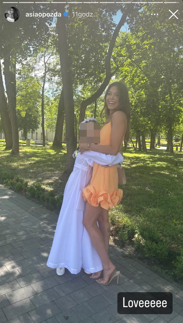 Joanna Opozda na komunii chrześnicy
