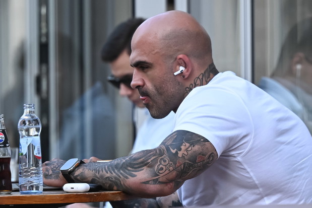 Akop Szostak w restauracji