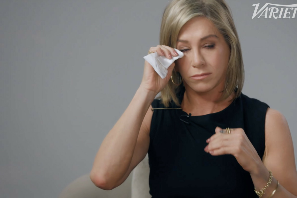 Jennifer Aniston płacze w trakcie wywiadu