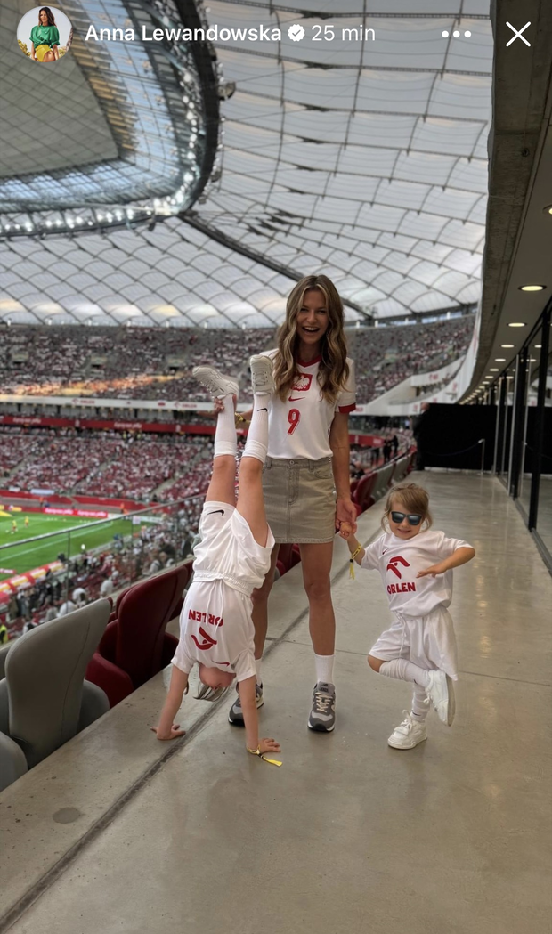 Anna Lewandowska z córkami