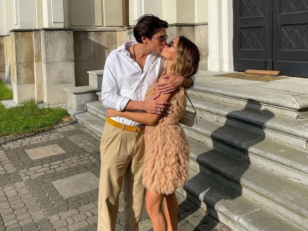 Julia Wieniawa i Nikodem Rozbicki na ślubie