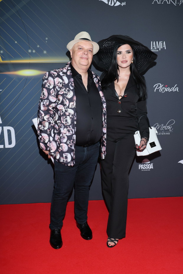 Krzysztof Skiba z żoną na gali Plejady