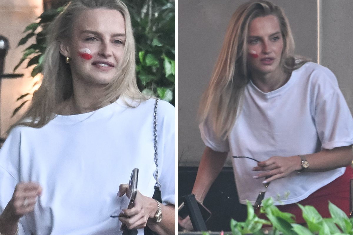 Karolina Pisarek kibicowała w czerwonej mini. Modelka odsłoniła brzuszek