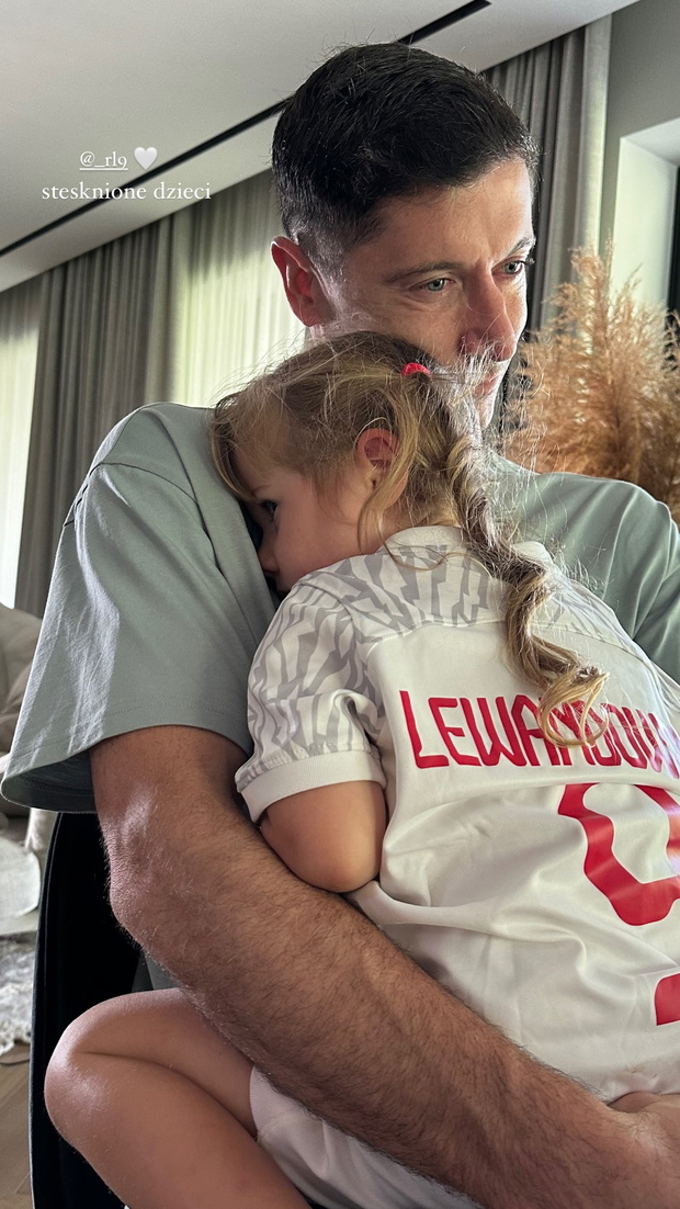 Robert Lewandowski z córeczką