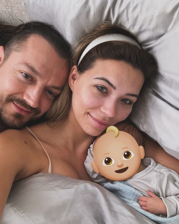 Sandra Kubicka z mężem i synkiem